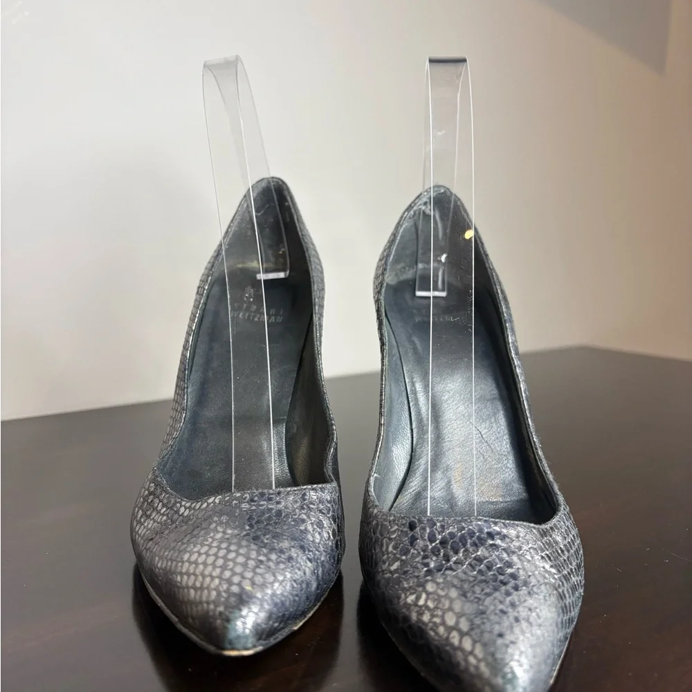 Stuart Weitzman Grey metallic Snake Embossed Leather Pointed Toe Pumps |